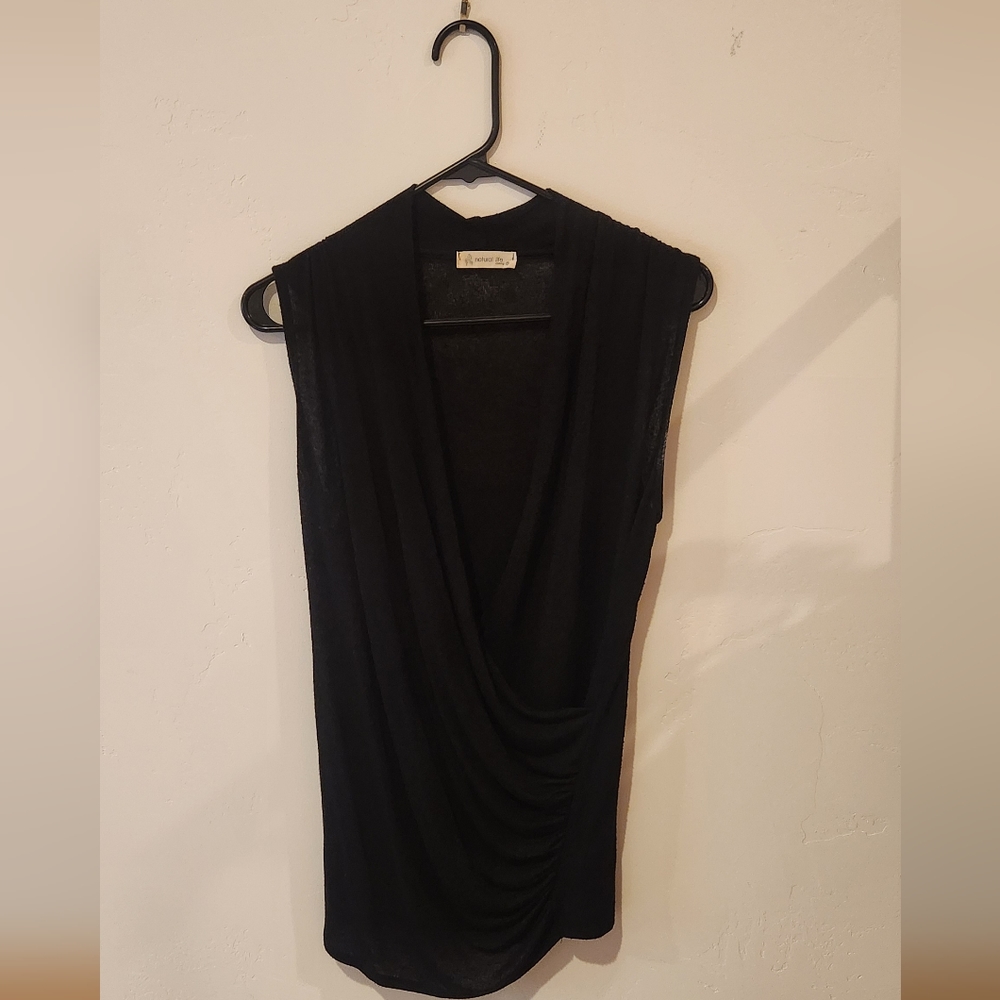 Natural life sleeveless shirt size small